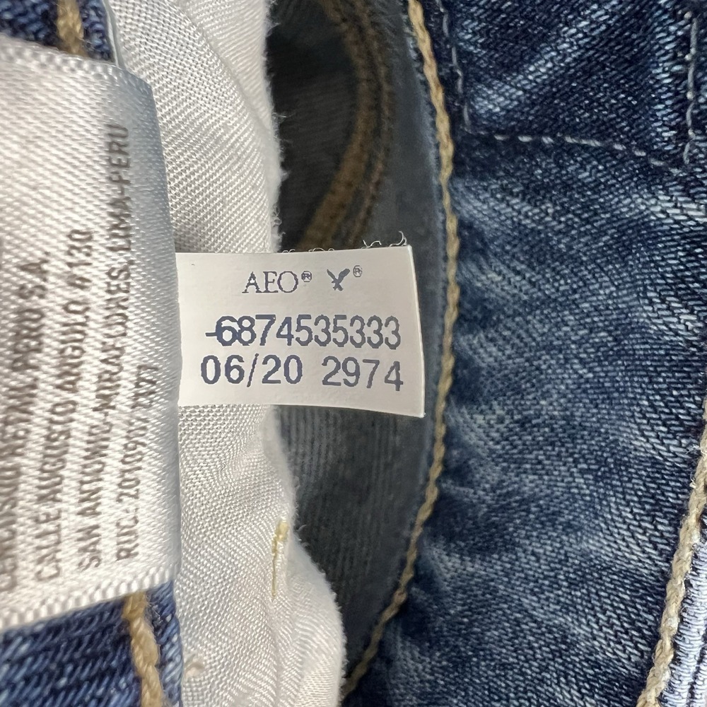 American Eagle Tomgirl Jeans Size 10 Regular Medium Wash Straight Button Fly - Picture 16 of 16